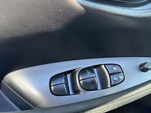 Used 2024 Nissan Leaf S image 13