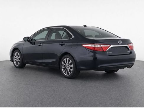 Used 2017 Toyota Camry XLE FWD image 7