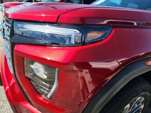 Used 2024 GMC Canyon Denali image 27