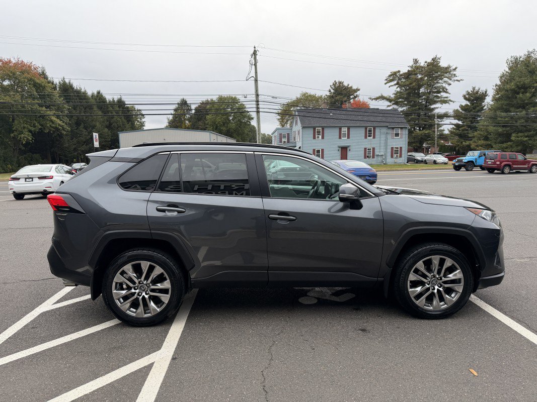 Used 2019 Toyota RAV4 XLE Premium w/ Cold Weather Package AWD/4WD image 6