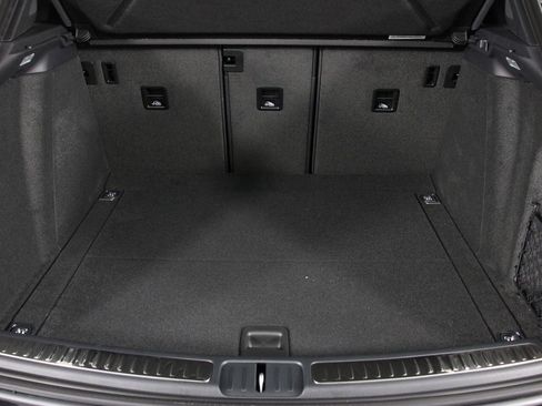 New 2026 Porsche Macan image 19