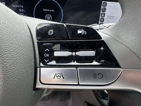 Certified 2024 Hyundai Elantra SEL FWD image 26
