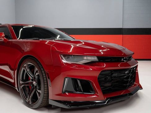 Used 2018 Chevrolet Camaro ZL1 RWD image 8