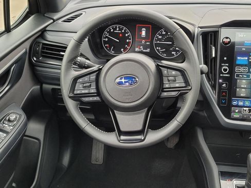 Used 2025 Subaru Forester Premium AWD/4WD image 6