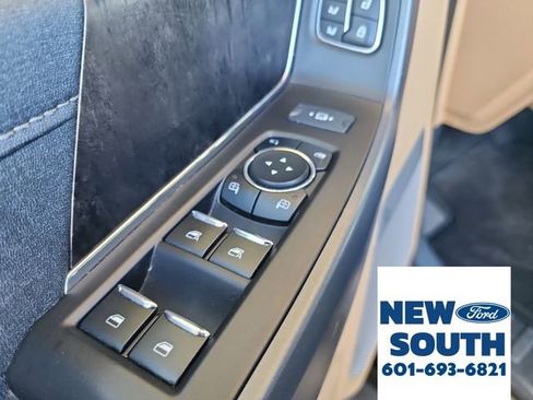 Used 2023 Ford F350 Lariat w/ Chrome Package image 10