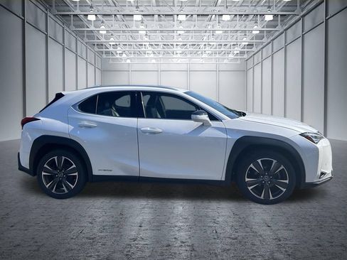 Used 2020 Lexus UX 250h w/ Accessory Package AWD/4WD image 22