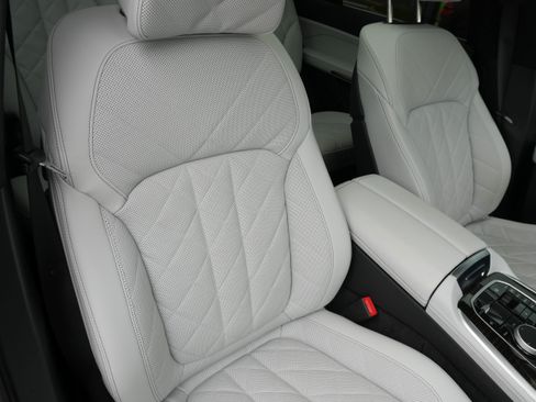 Certified 2026 BMW X7 xDrive40i AWD/4WD image 14