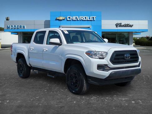 Used 2021 Toyota Tacoma SR image 3