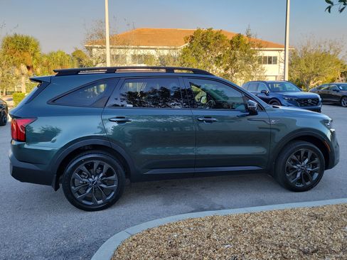 Used 2023 Kia Sorento SX Prestige image 3