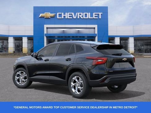 New 2026 Chevrolet Trax LS w/ LS Convenience Package FWD image 4