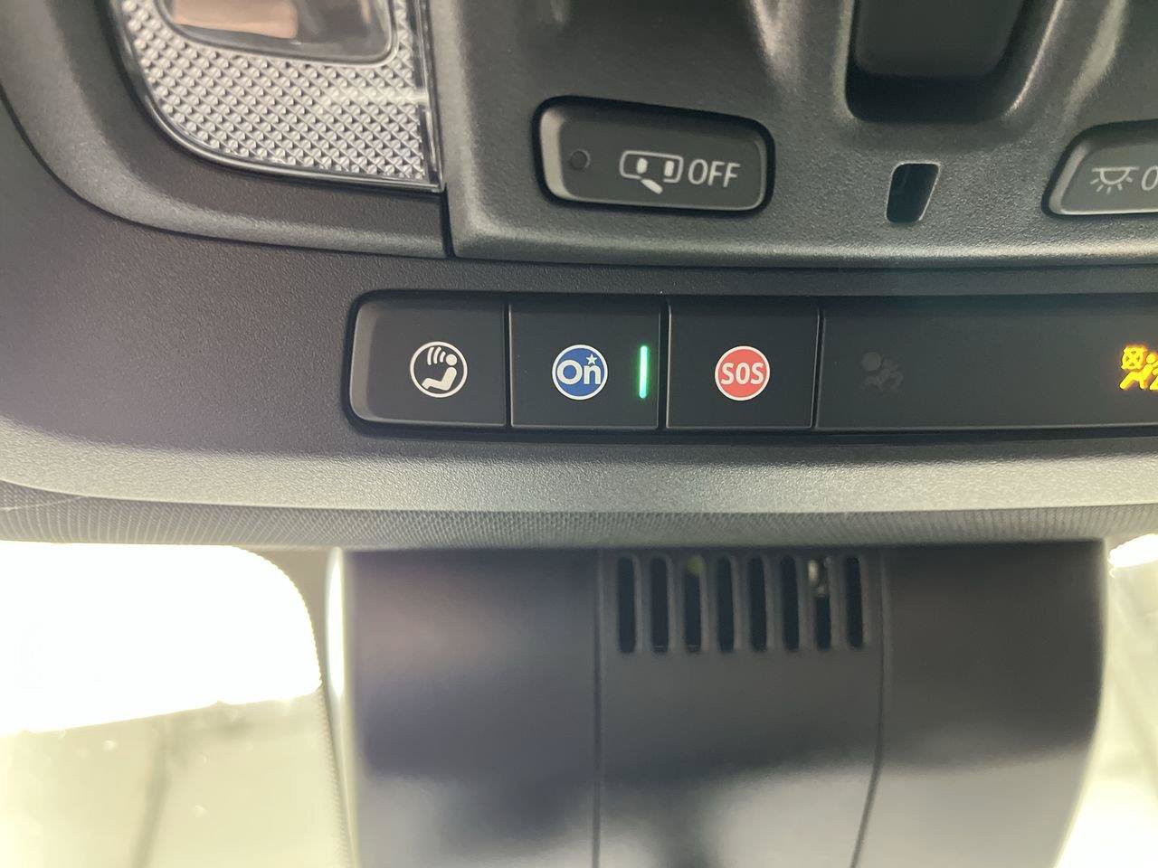 Certified 2025 GMC Sierra 1500 AT4 w/ Technology Package AWD/4WD image 32
