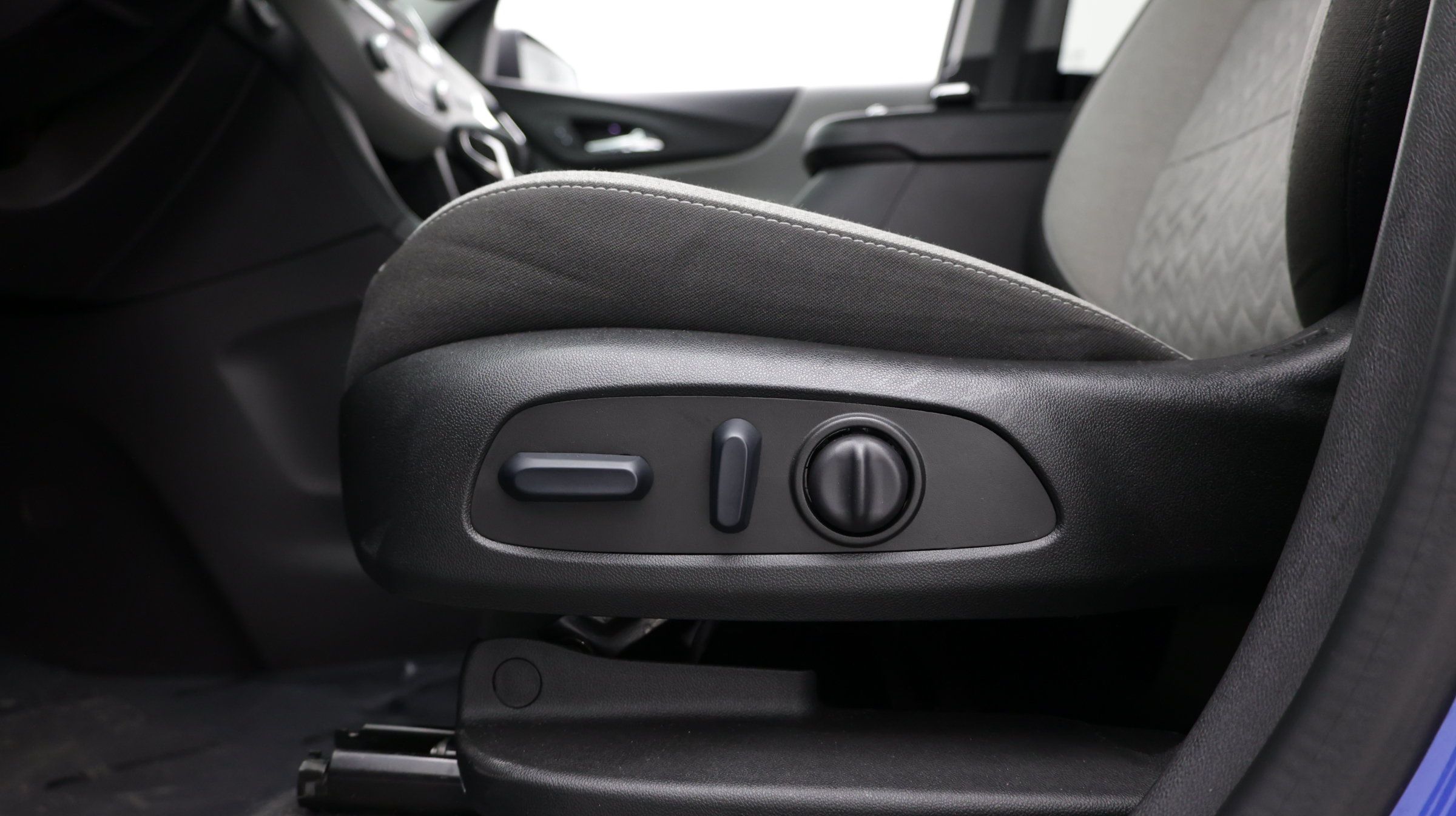 Used 2024 Chevrolet Equinox LS FWD image 17