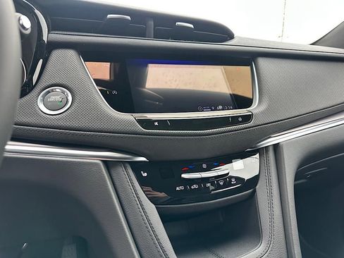 New 2025 Cadillac XT5 Luxury w/ LPO, Floor Liner Package image 19