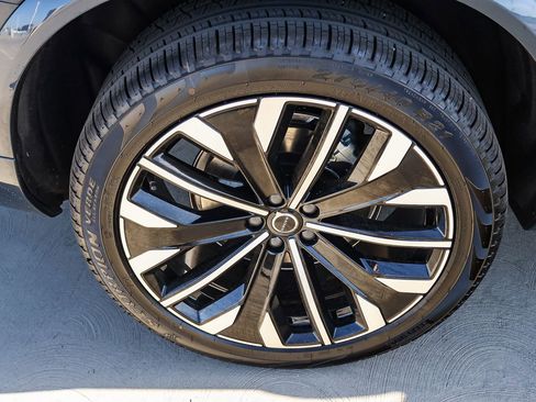 New 2026 Volvo XC90 B6 Ultra w/ Protection Package image 14