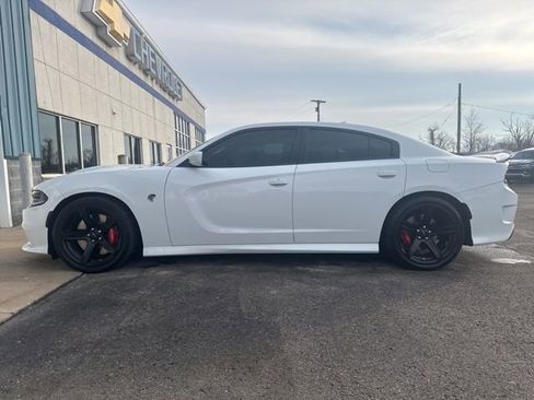 Used 2018 Dodge Charger SRT Hellcat w/ Harman/Kardon Audio Group image 6