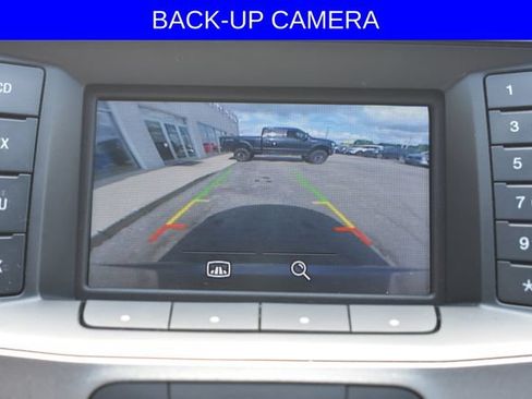 Used 2017 Ford Taurus SEL FWD image 4