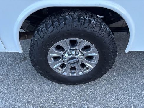 Used 2022 Ford F350 XL w/ Power Equipment Group image 9