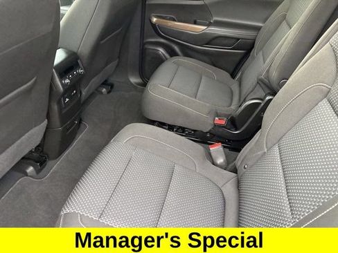 Used 2023 GMC Acadia SLE w/ Driver Convenience Package FWD image 30