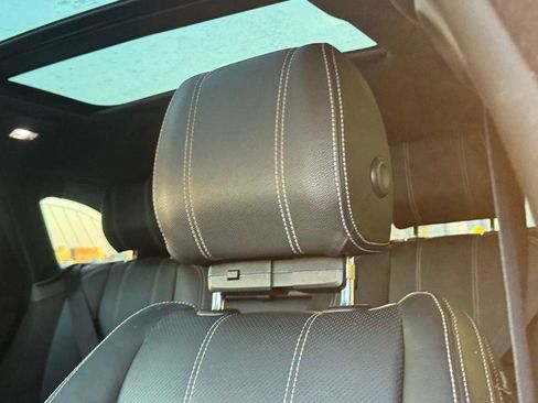 Used 2020 Land Rover Range Rover Velar S image 21