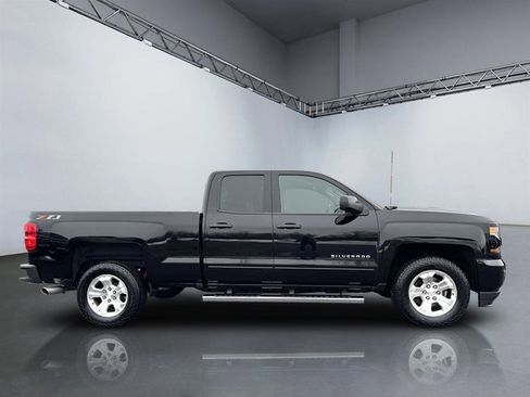 Used 2019 Chevrolet Silverado 1500 LT w/ All Star Edition image 3