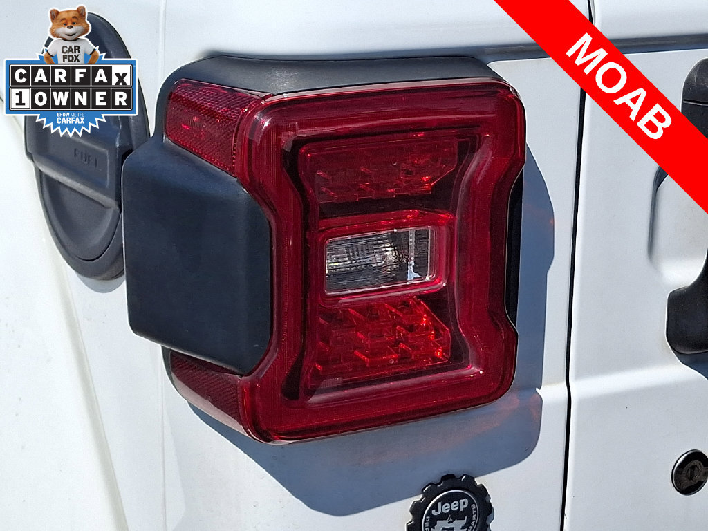 Used 2018 Jeep Wrangler Unlimited Sahara w/ Quick Order Package 24M Moab AWD/4WD image 8