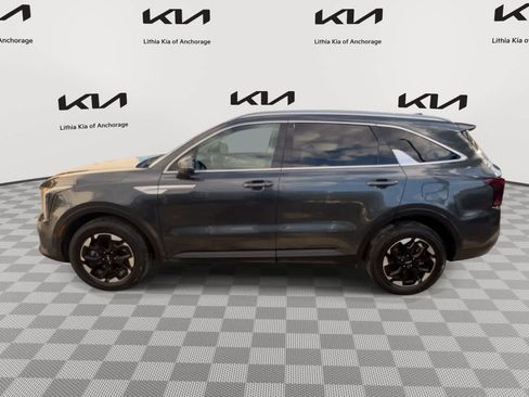 Certified 2025 Kia Sorento S w/ Panoramic Sunroof Package AWD/4WD image 5