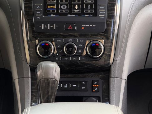 Used 2014 Buick Enclave Leather w/ Trailering Provision Package image 18