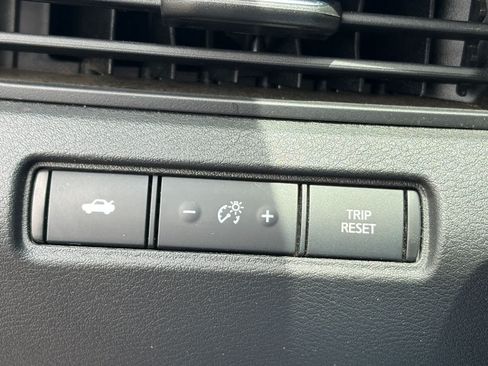 Used 2024 Nissan Altima 2.5 SR FWD image 8