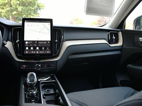 Used 2026 Volvo XC60 B5 Plus AWD/4WD image 18