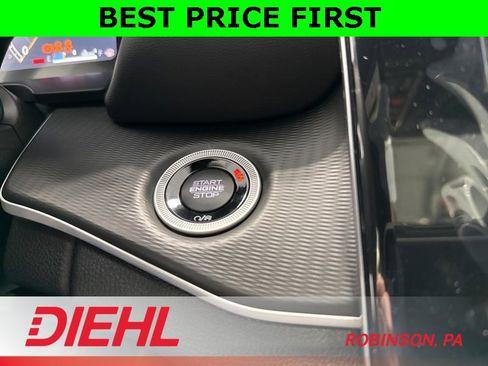 New 2025 Jeep Grand Cherokee Laredo w/ Luxury Tech Group I image 27