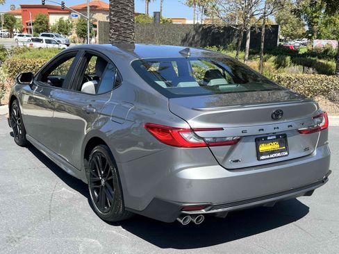 Used 2025 Toyota Camry SE w/ Convenience Package FWD image 2