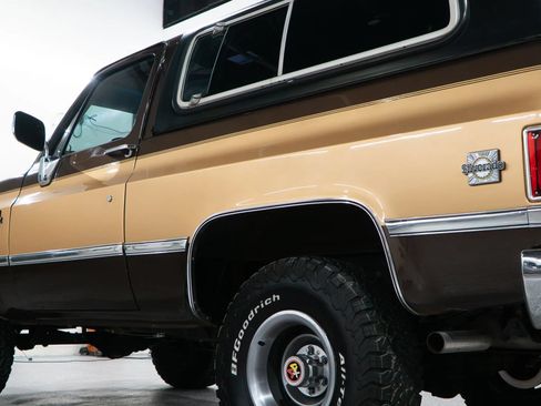 Used 1988 Chevrolet Blazer 4WD image 32