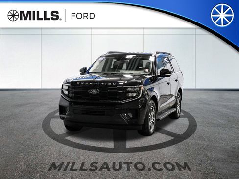 Certified 2025 Ford Expedition Active image 1