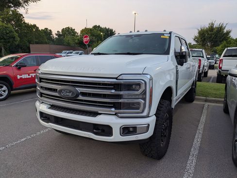 Used 2026 Ford F250 Platinum w/ Platinum Plus Package AWD/4WD image 3