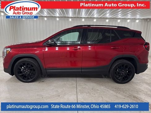 Used 2024 GMC Terrain SLT w/ Elevation Edition image 2