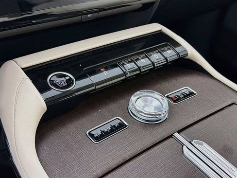 New 2027 Lincoln Navigator Reserve w/ Jet Appearance Package AWD/4WD image 17