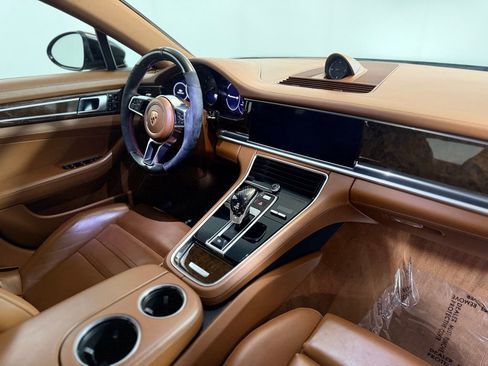 Used 2018 Porsche Panamera 4S image 10