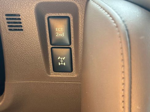 Used 2022 Lexus GX 460 Premium w/ Premium Package AWD/4WD image 32