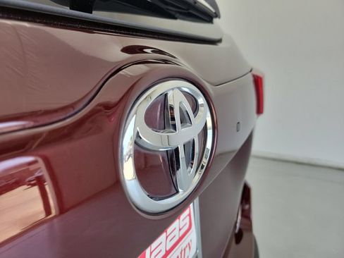 Used 2019 Toyota Highlander Limited Platinum FWD image 10