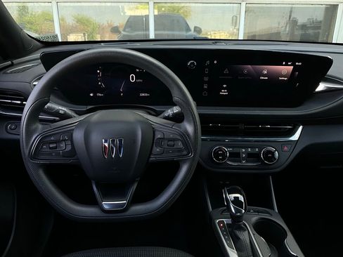 Used 2025 Buick Envista Preferred image 13