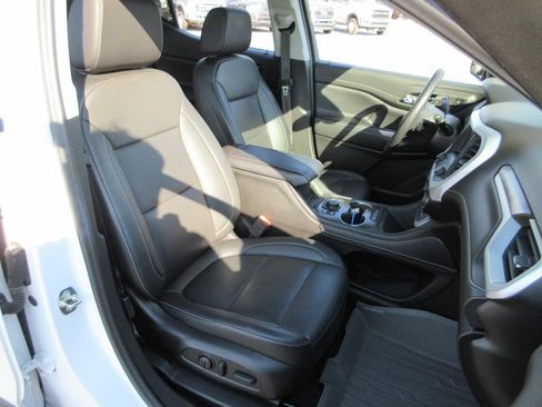 Used 2022 GMC Acadia SLT w/ Elevation Edition FWD image 24