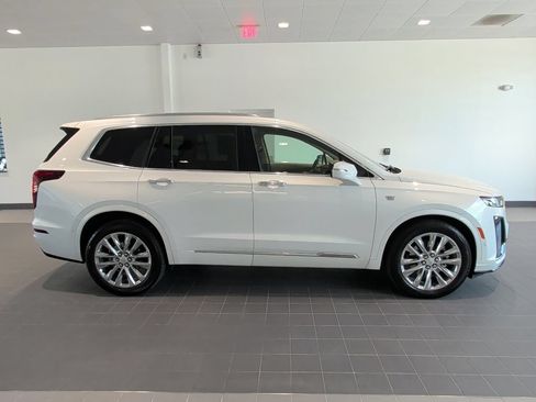 Certified 2022 Cadillac XT6 Premium Luxury w/ Platinum Package AWD/4WD image 2