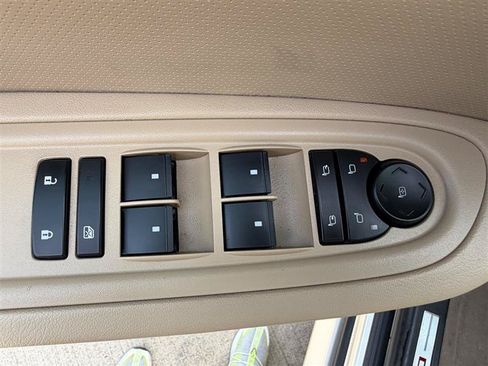 Used 2012 GMC Acadia Denali AWD/4WD image 28