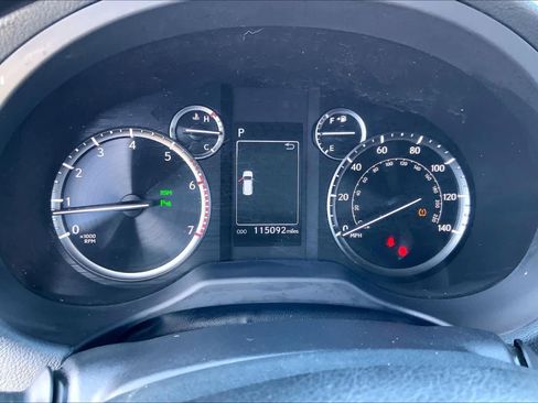 Used 2020 Lexus GX 460 Premium w/ Premium Package image 25