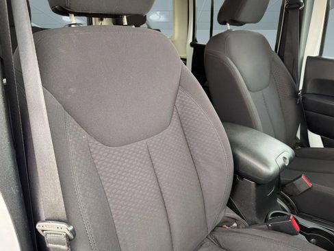 Used 2013 Jeep Wrangler Unlimited Sport image 22