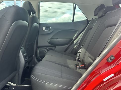 Used 2025 Hyundai Venue SEL FWD image 19