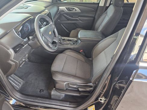 Used 2021 Chevrolet Traverse LS FWD image 9