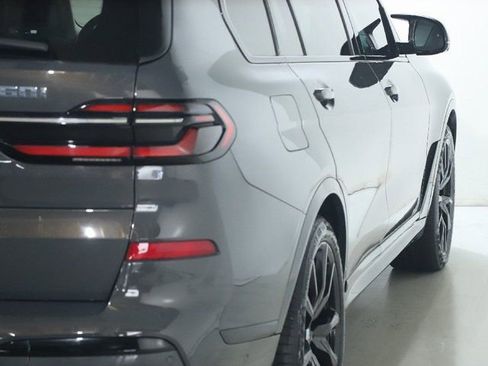 Used 2023 BMW X7 M60i image 53