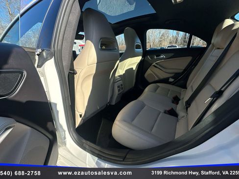 Used 2019 Mercedes-Benz CLA 250 4MATIC image 17