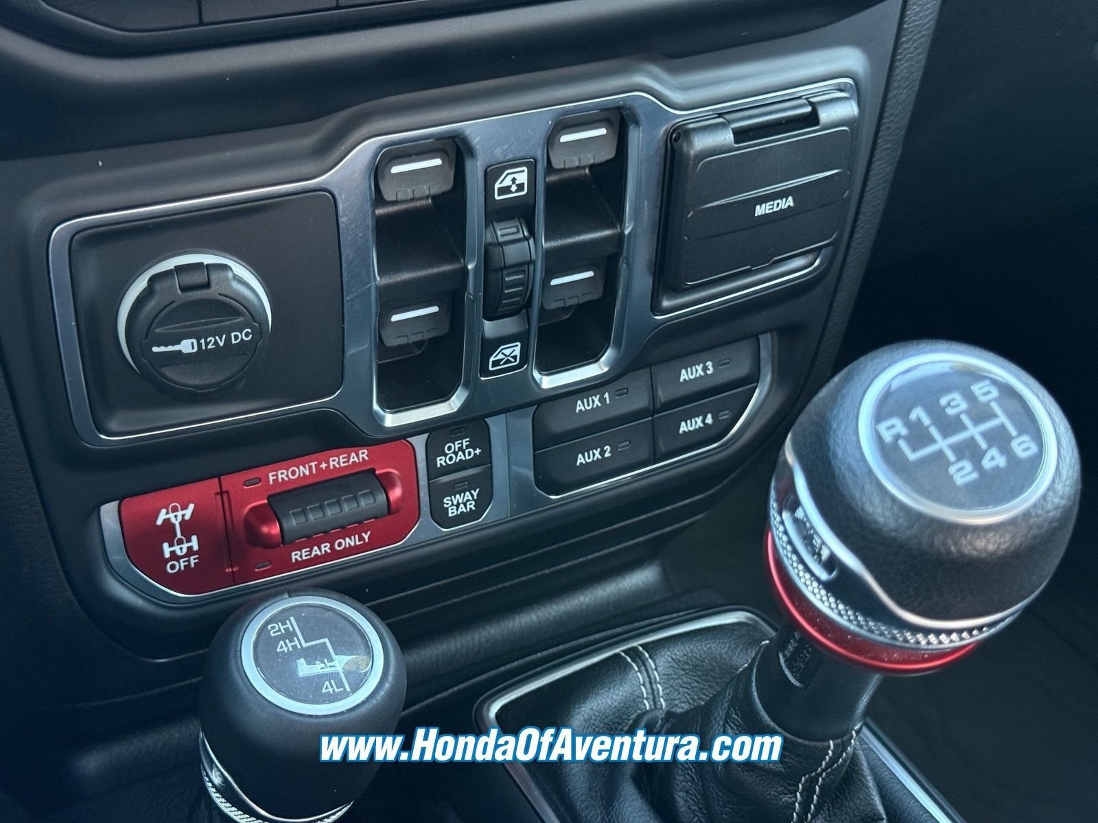 Used 2023 Jeep Gladiator Rubicon w/ LED Lighting Group AWD/4WD image 25
